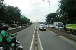 Read more about the article Bikin Waswas, Ada Jalur Bahaya di Jakarta Barat Flyover Road Pesing