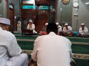 Read more about the article Usai Sholat Shubuh, Kapolsek Cengkareng sampaikan pesan kamtibmas kepada Jamaah Masjid Nurul Iman