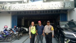 Read more about the article Personil Polsek Tambora Pengamanan Giat Gereja Pantrkosta Di Indonesia Bandengan