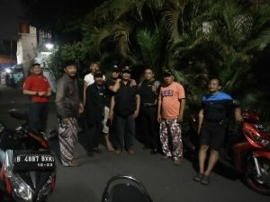 Read more about the article Polsek Palmerah Laksanakan Patroli Bhabinkamtibmas Bersama Anggota Citra Bhayangkara Slipi
