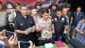 Read more about the article Komplotan Jambret Samber Melawan Polisi Akhirnya Di Door