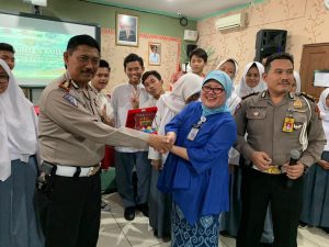 Read more about the article Wujudkan Kaum Millenial Cinta Lalu Lintas, Polisi Gelar Dialog Lintas Pelajar
