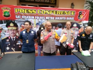 Read more about the article 2 Orang Pelaku penyebar Berita Bohong Security terkena Virus Corona Diringkus Polisi