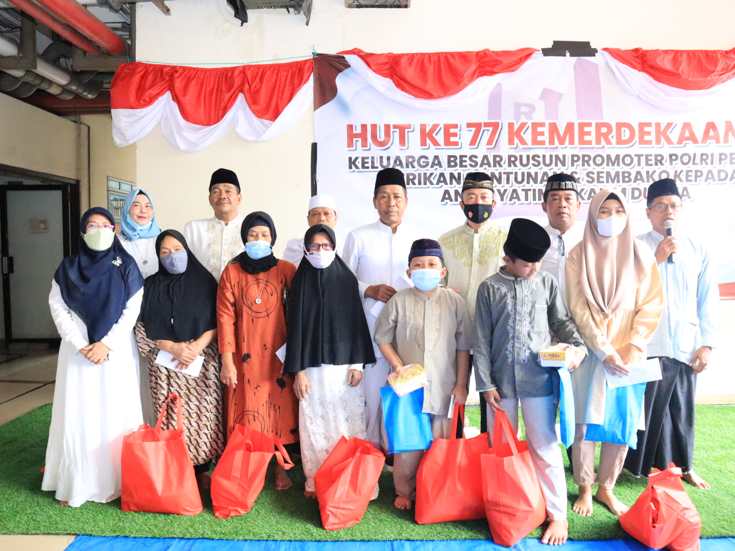 Read more about the article Ungkapan Syukur Di Hari Kemerdekaan RI Ke 77, Keluarga Besar Rusun Promoter Polri Berikan 150 Santunan Yatim Piatu dan Kaum Dhuafa