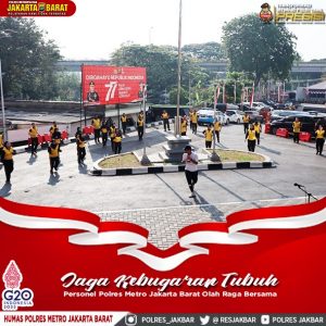 Read more about the article Jaga Kebugaran, Personel Polres Metro Jakarta Barat Rutin Olahraga Bersama