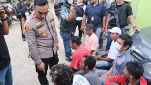 Read more about the article Polisi Kembali Grebek Kampung Ambon, 8 orang Berikut Barang Bukti Narkoba Di Amankan