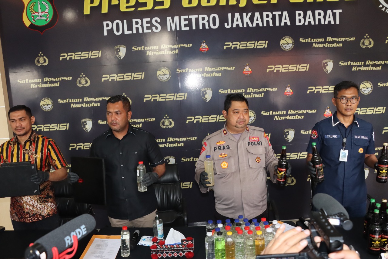Read more about the article Kurun Waktu 13 Hari, Polres Metro Jakarta Barat Ungkap Kasus Atensi Kapolri Mulai Narkoba Judi Hingga Miras; Ini Totalnya