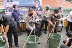Read more about the article Polres Metro Jakarta Barat Musnahkan Narkoba Senilai Rp.131 Milliar Dengan Cara Blender Dan Dicampur Air Accu