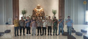 Read more about the article Jelang Perayaan Imlek, Polsek Tanjung Duren Lakukan Cek Vihara