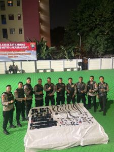 Read more about the article Konvoi Sepeda Motor, Polres Jakbar Amankan 106 pelajar berikut puluhan senjata tajam diduga Hendak Tawuran