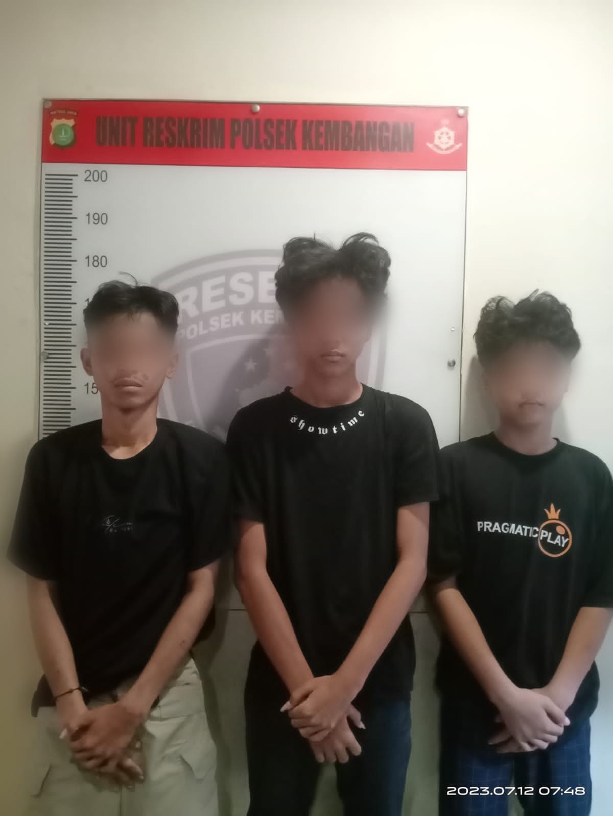 Read more about the article Diduga Hendak Tawuran, 3 Remaja Ketahuan Bawa Sajam Diamankan Polsek Kembangan